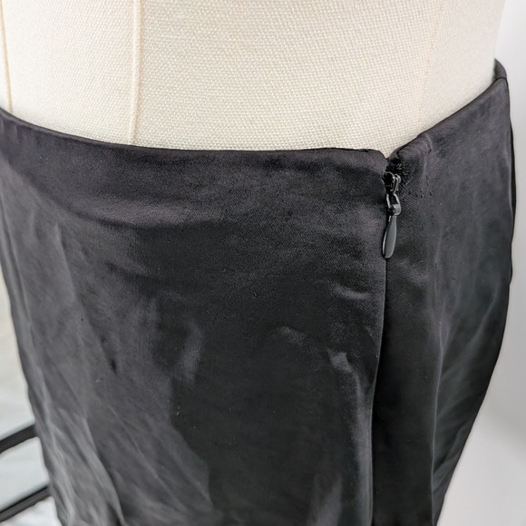 NWT Forever 21 Black Mini Slip Skirt – Size XS – Minimalist Y2K Night Out 2000's - Picture 4 of 7
